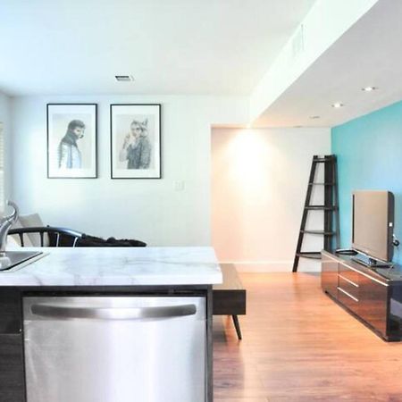 Cozy 1 Bd Suite Centrally Located Северный Ванкувер Экстерьер фото