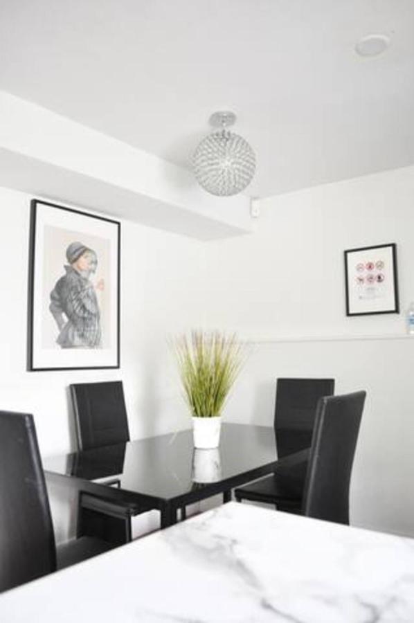 Cozy 1 Bd Suite Centrally Located Северный Ванкувер Экстерьер фото