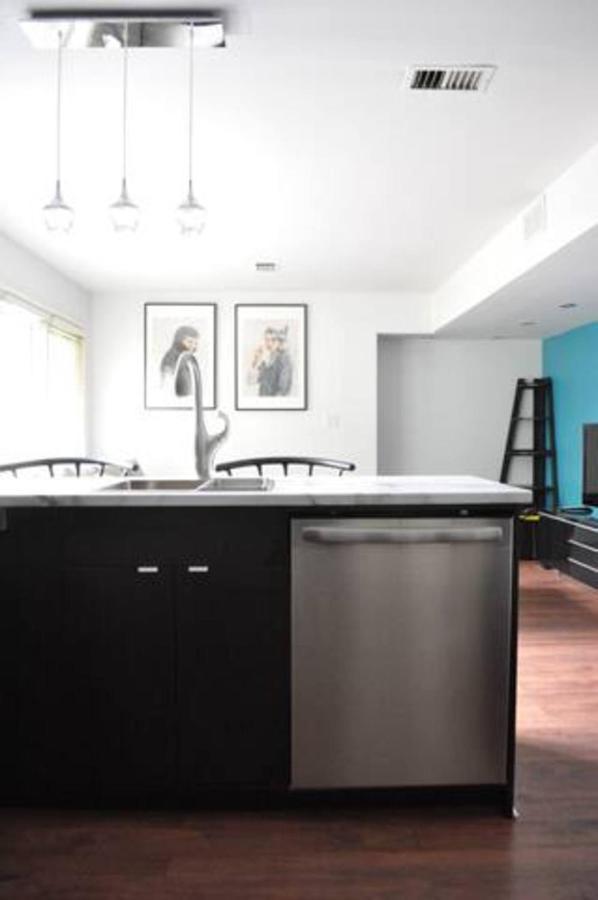 Cozy 1 Bd Suite Centrally Located Северный Ванкувер Экстерьер фото