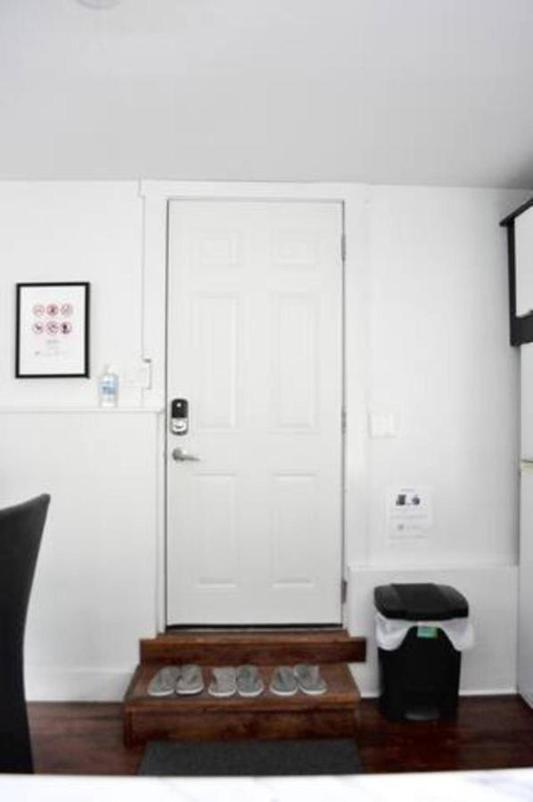 Cozy 1 Bd Suite Centrally Located Северный Ванкувер Экстерьер фото