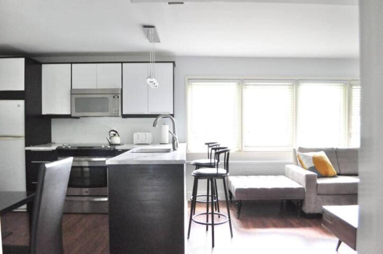 Cozy 1 Bd Suite Centrally Located Северный Ванкувер Экстерьер фото